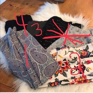 Set of four girl’s leggings.